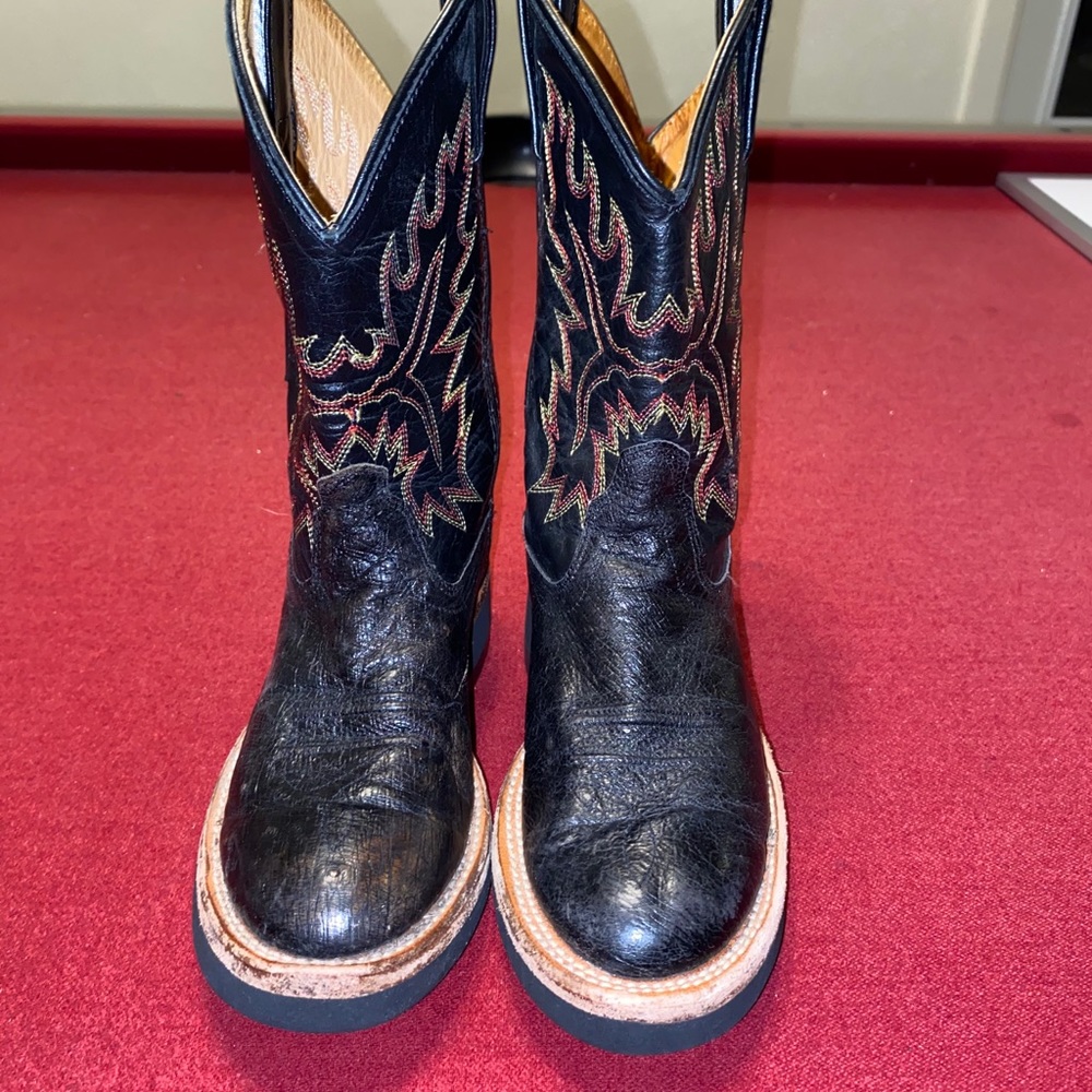 Boots - Picture 2 of 5